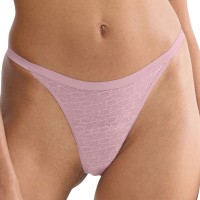 Triumph Signature Sheer String Triumph Signature Sheer String