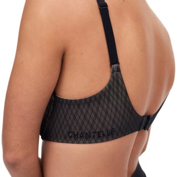 Chantelle Smooth Lines Covering Underwired Bra