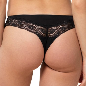 Triumph Lovely Micro Brazilian String