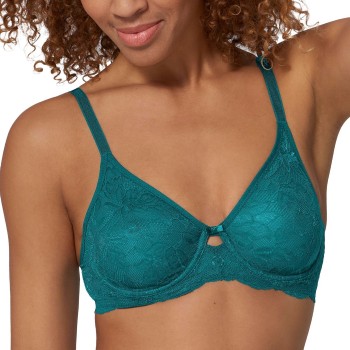 Triumph Amourette Charm W02 D1